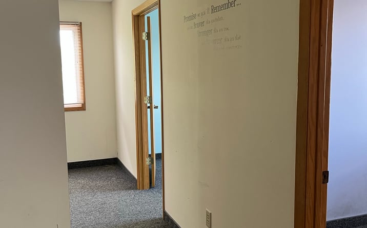 Pictures of Office property located at 2301 Woodbridge St, Roseville, MN 55113 for sales - image #1