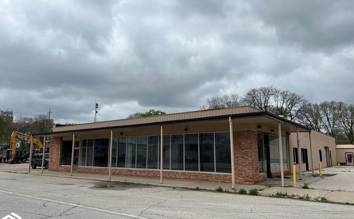 Pictures of Office, Retail, Industrial, Business for Sale property located at 129 East 2nd St, Webster City, IA 50595 for sales - image #1