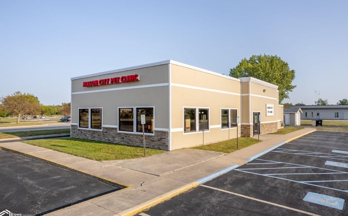 Pictures of Retail, Office property located at 510 Village Green Drive, Mason City, IA 50401 for sales - image #1