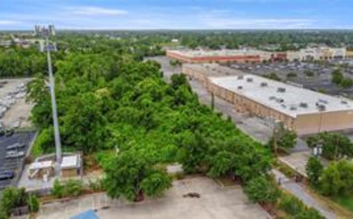 image of property at 1705 MANHATTAN BLVD Harvey LA 70058