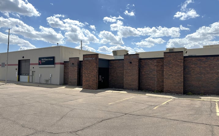 Pictures of Industrial property located at 223 Iowa St, Sioux City, IA 51101 for sales - image #1