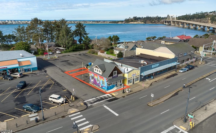 Pictures of Mixed Use, Special Purpose, Retail property located at 120 NW Highway 101, Waldport, OR 97394 for sales - image #1