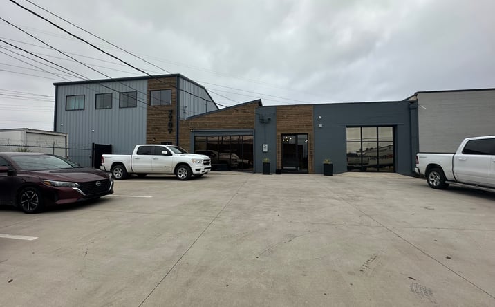Pictures of Industrial property located at 7707 Sovereign Row, Dallas, TX 75247 for sales - image #1