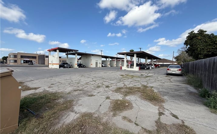 Pictures of Retail property located at 618 W Pierce Avenue, Harlingen, TX 78550 for sales - image #1