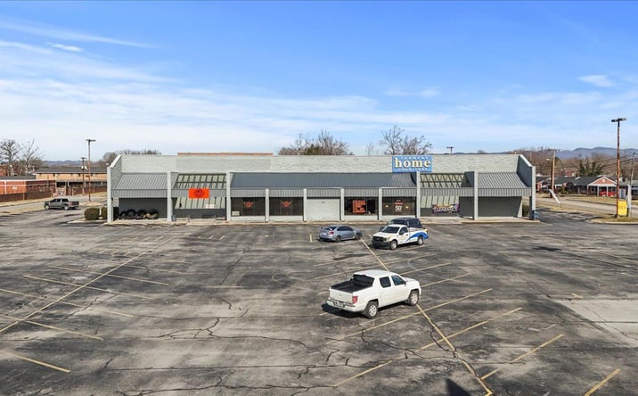 Pictures of Industrial, Office, Retail property located at 2450 Memorial Blvd, Kingsport, TN 37664 for sales - image #1