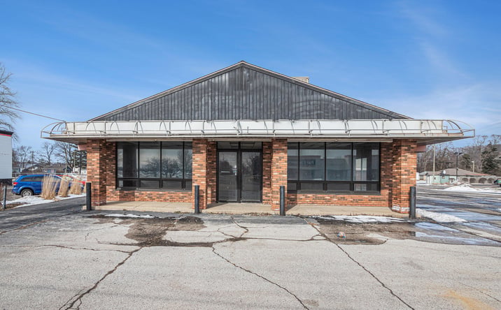 Pictures of Retail property located at 1015 E Napier Avenue, Benton Harbor, MI 49022 for sales - image #1