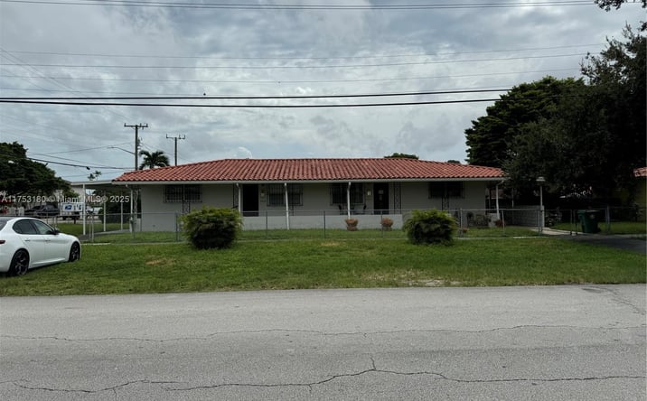 Pictures of Multifamily property located at 3500 NW 3rd St, Miami, FL 33125 for sales - image #1