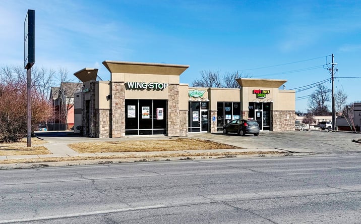 Pictures of Retail property located at 521 E 14th St, Des Moines, IA 50316 for sales - image #1