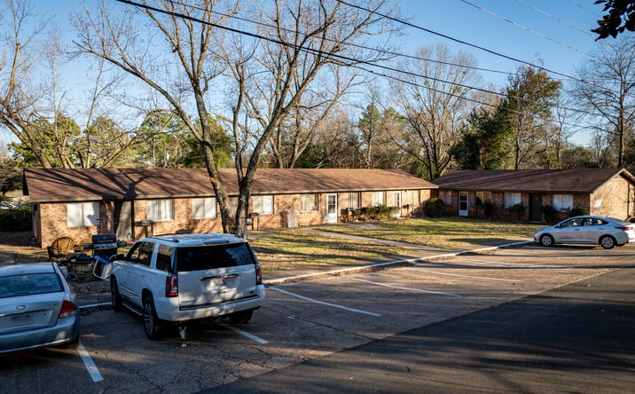 Pictures of Multifamily property located at 1006 Plum St, Winnsboro, TX 75494 for sales - image #1