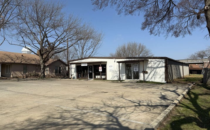 Pictures of Retail, Office property located at 203 E Worth St, Grapevine, TX 76051 for sales - image #1