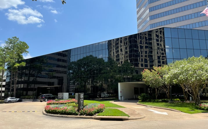Pictures of Office property located at 5 Riverway Dr, Houston, TX 77056 for sales - image #1