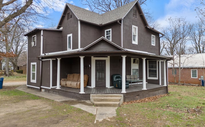 Pictures of Multifamily property located at 622 S Wright St, Siloam Springs, AR 72761 for sales - image #1