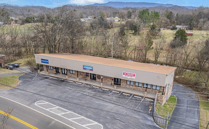 Pictures of Business for Sale, Mixed Use, Office, Retail property located at 1039 Boyds Creek Hwy, Seymour, TN 37865 for sales - image #1