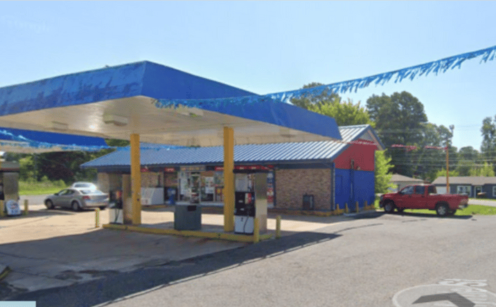 image of property at 8965 MANSFIELD RD Shreveport LA 71118-2143