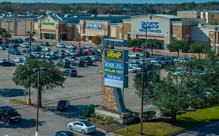 Pictures of Retail property located at 10251 North Fwy, Houston, TX 77037 for sales - image #1