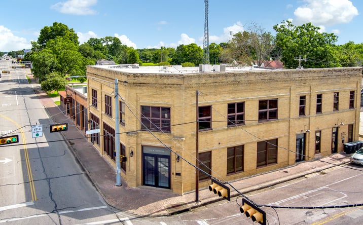 Pictures of Mixed Use, Special Purpose property located at 102 N Gordon Street, Alvin, TX 77511 for sales - image #1