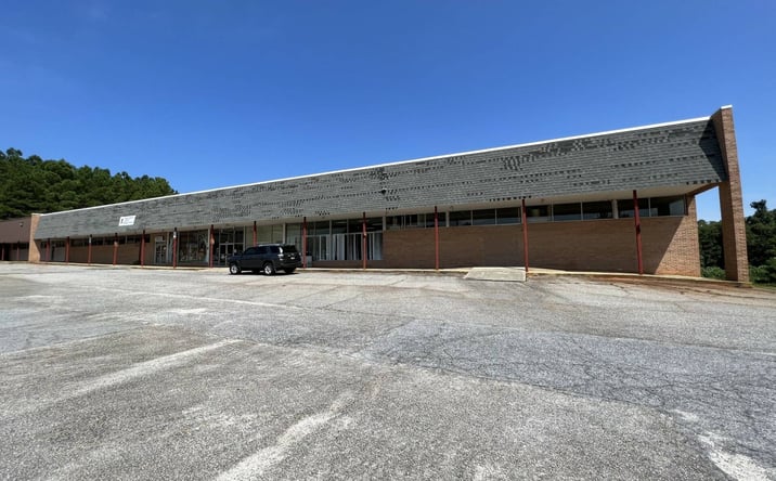 Pictures of Industrial, Office, Retail property located at 1132 Kincaid Bridge Rd, Winnsboro, SC 29180 for sales - image #1