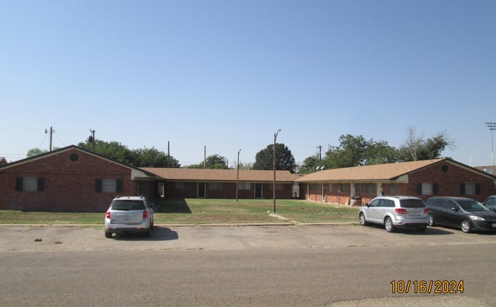 Pictures of Multifamily property located at 1205-1207 Raleigh St, Plainview, TX 79072 for sales - image #1