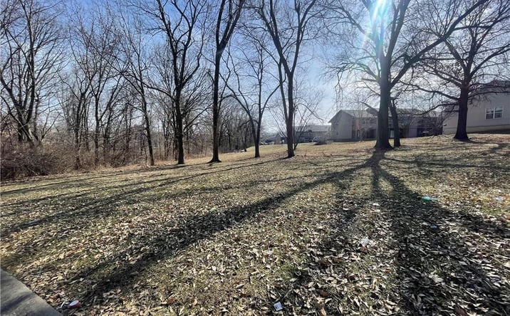 Pictures of Land, Multifamily, Special Purpose property located at 8200 Chas Circle, Pleasant Valley, MO 64068 for sales - image #1