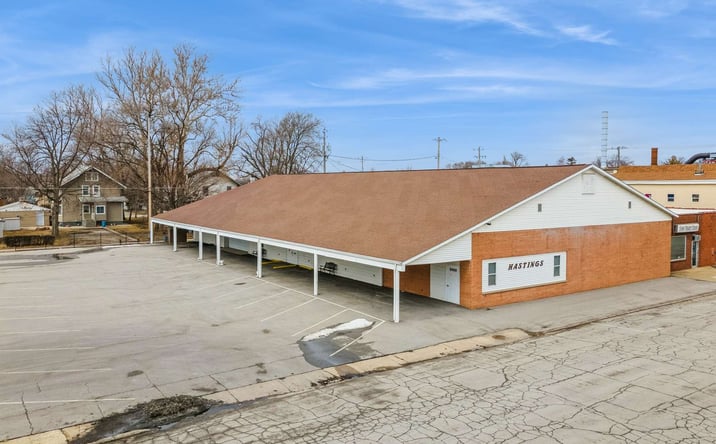 Pictures of Special Purpose, Office, Retail property located at 1417 2nd Street, Perry, IA 50220 for sales - image #1