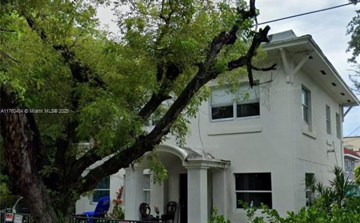 Pictures of Multifamily property located at 876 SW 2nd St, Miami, FL 33130 for sales - image #1