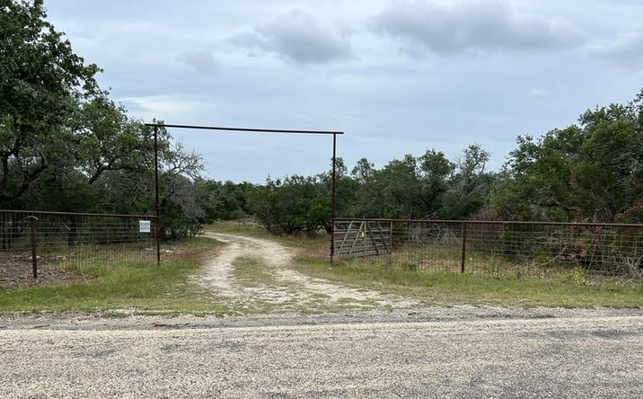 Pictures of Land property located at 1984 N Grape Creek Rd, Fredericksburg, TX 78624 for sales - image #1