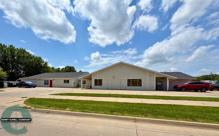 Pictures of Retail property located at 630 8th St SE, Altoona, IA 50009 for sales - image #1