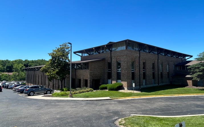 Pictures of Office property located at 8900 State Line Rd, Leawood, KS 66206 for sales - image #1