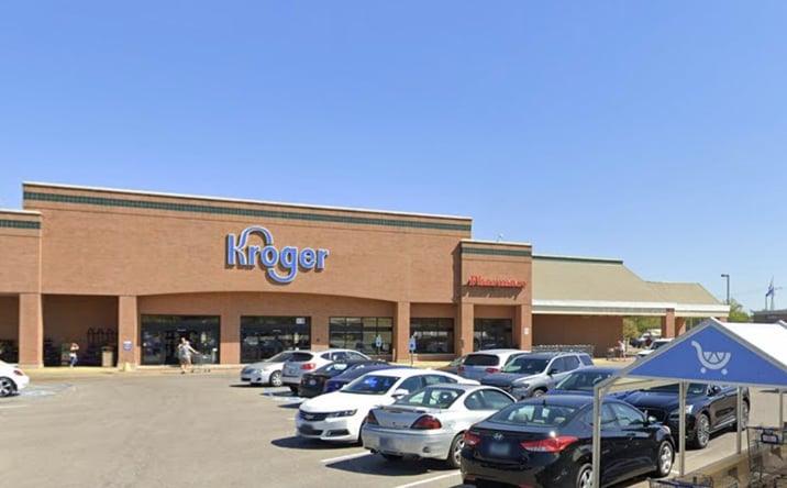 Pictures of Retail property located at 7272 Fishers Crossing Dr, Fishers, IN 46038 for sales - image #1