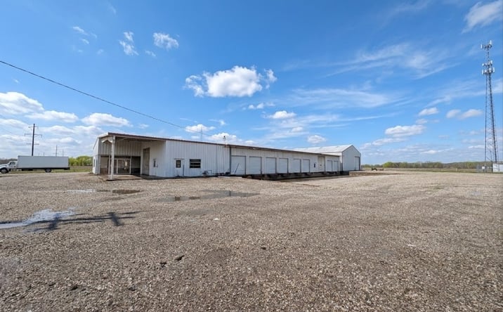 Pictures of Industrial property located at 125 W Barlow Rd, Farmington, IL 61531 for sales - image #1