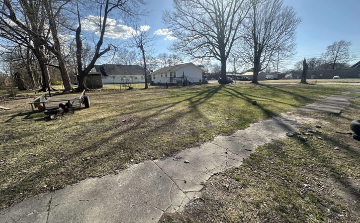 Pictures of Land property located at 301 S Church Street, Trenton, TN 38382 for sales - image #1