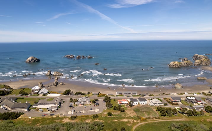 Pictures of Retail property located at 1695 Beach Loop Rd, Bandon, OR 97411 for sales - image #1