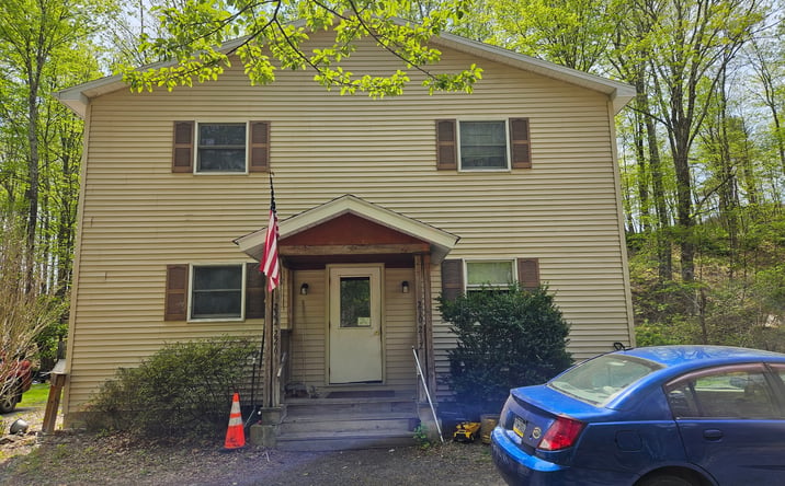 Pictures of Multifamily property located at 135 Marsh Rd, Stroudsburg, PA 18360 for sales - image #1