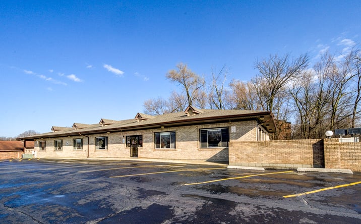 Pictures of Business for Sale, Retail, Special Purpose property located at 5500 147th St, Oak Forest, IL 60452 for sales - image #1