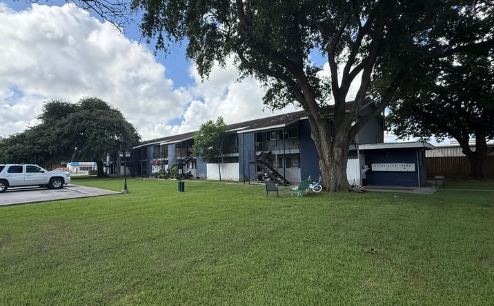 Pictures of Multifamily property located at 1101 E Main St, League City, TX 77573 for sales - image #1