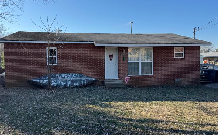 Pictures of Multifamily property located at 907 Central Street, Dyersburg, TN 38024 for sales - image #1