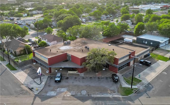 Pictures of Retail, Office property located at 2001 S Staples St, Corpus Christi, TX 78404 for sales - image #1