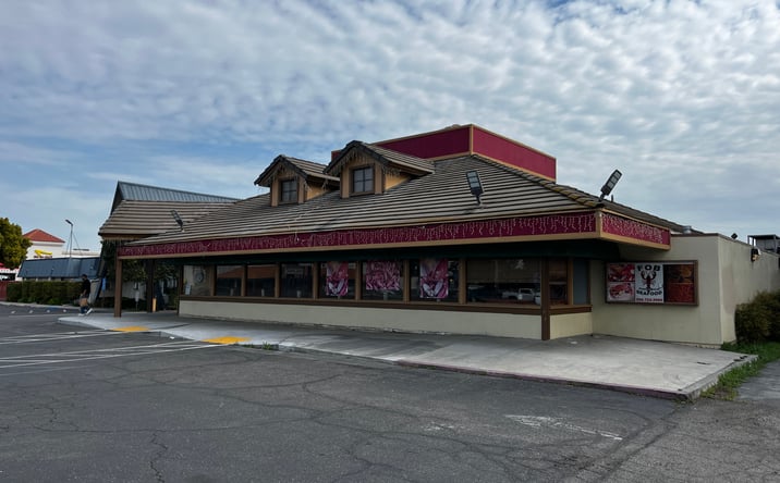 Pictures of Retail property located at 4280 N Blackstone Ave, Fresno, CA 93726 for sales - image #1