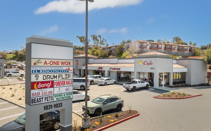 Pictures of Retail property located at 1031 S Santa Fe Ave, Vista, CA 92083 for sales - image #1