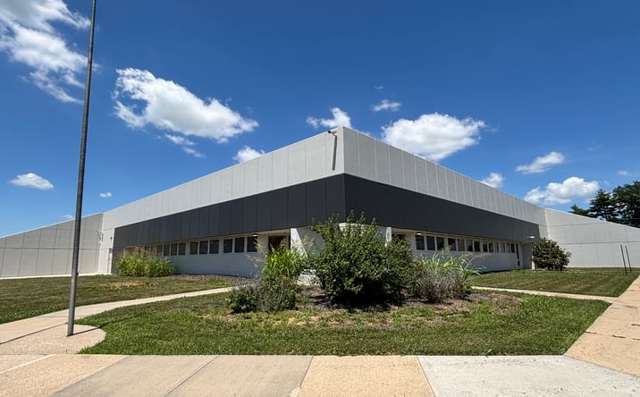 Pictures of Office, Industrial property located at 9000 Old Santa Fe Road, Kansas City, MO 64138 for sales - image #1