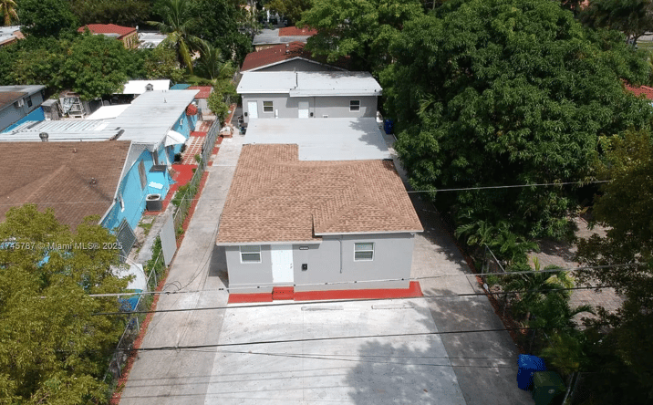 Pictures of Multifamily property located at 2425 NW 28th St, Miami, FL 33142 for sales - image #1