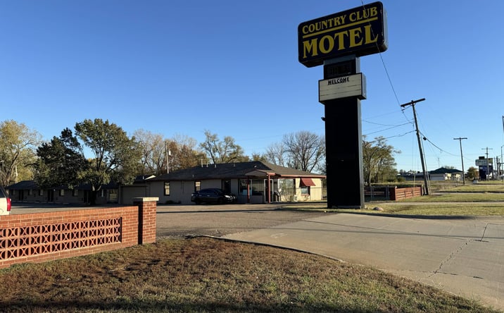 Pictures of Hospitality property located at 3732 SW Topeka Boulevard, Topeka, KS 66609 for sales - image #1