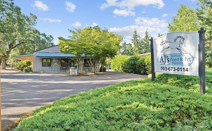 Pictures of Office, Retail property located at 22525 SW Stafford Rd, Tualatin, OR 97062 for sales - image #1