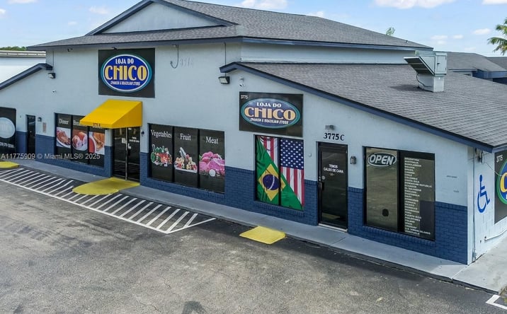 Pictures of Retail property located at 3775 Fowler ST, Fort Myers, FL 33901 for sales - image #1