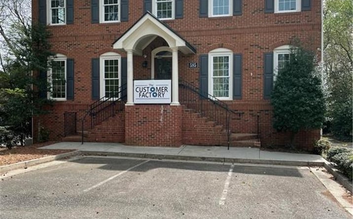 Pictures of Office property located at 585 Colonial Park Dr, Roswell, GA 30075 for sales - image #1