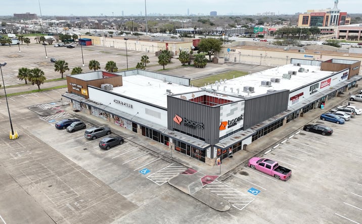 Pictures of Retail property located at 9404 W Sam Houston Pkwy S, Houston, TX 77099 for sales - image #1