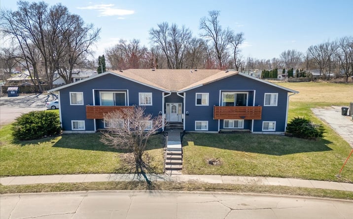 Pictures of Multifamily property located at 2751 W 72nd St, Davenport, IA 52806 for sales - image #1