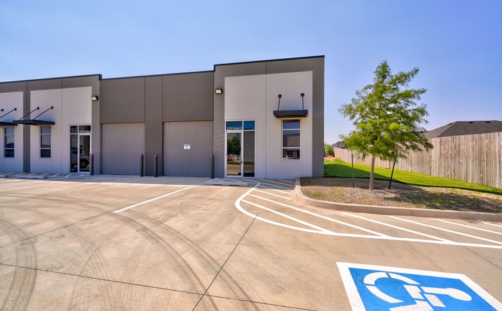 Pictures of Industrial, Office, Retail property located at 2213 NW 178th St, Edmond, OK 73012 for sales - image #1