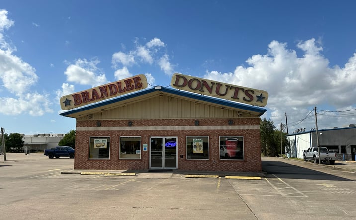 Pictures of Retail property located at 11503 Eagle Dr, Baytown, TX 77523 for sales - image #1