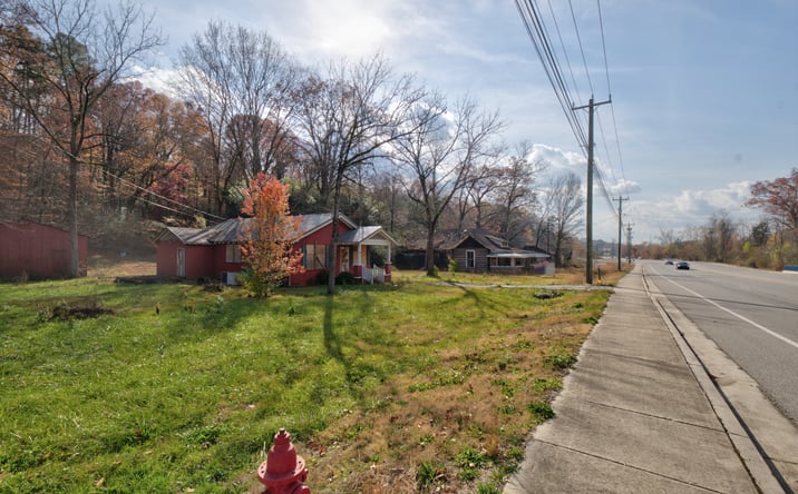 Pictures of Land property located at 9096 E Brainerd Rd, Chattanooga, TN 37421 for sales - image #1